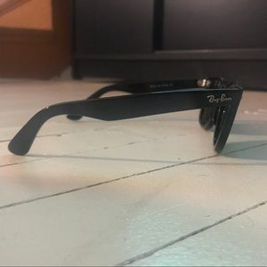 Stylish sun glasses. Black. Near new condition